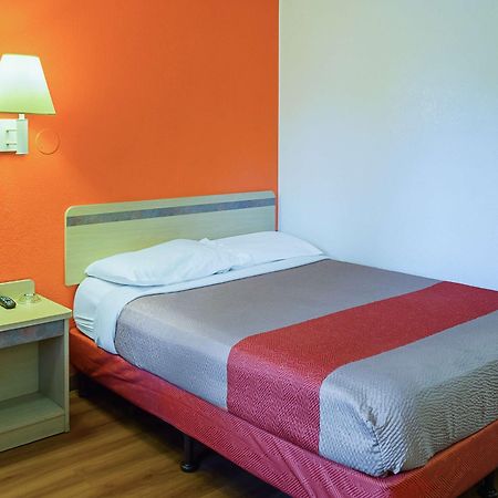 West Ashley Inn Чарлстон Екстер'єр фото