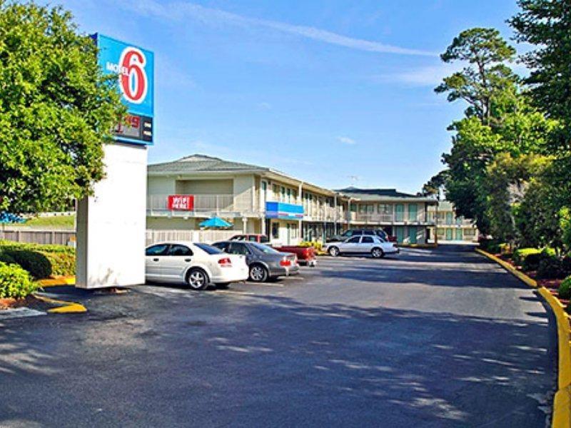 West Ashley Inn Чарлстон Екстер'єр фото