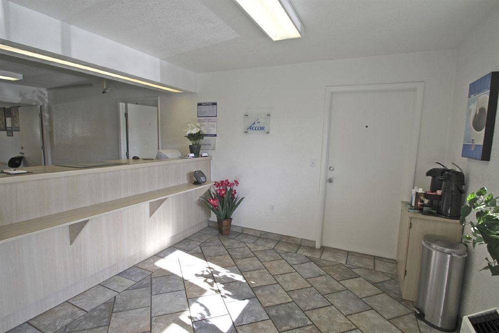 West Ashley Inn Чарлстон Екстер'єр фото
