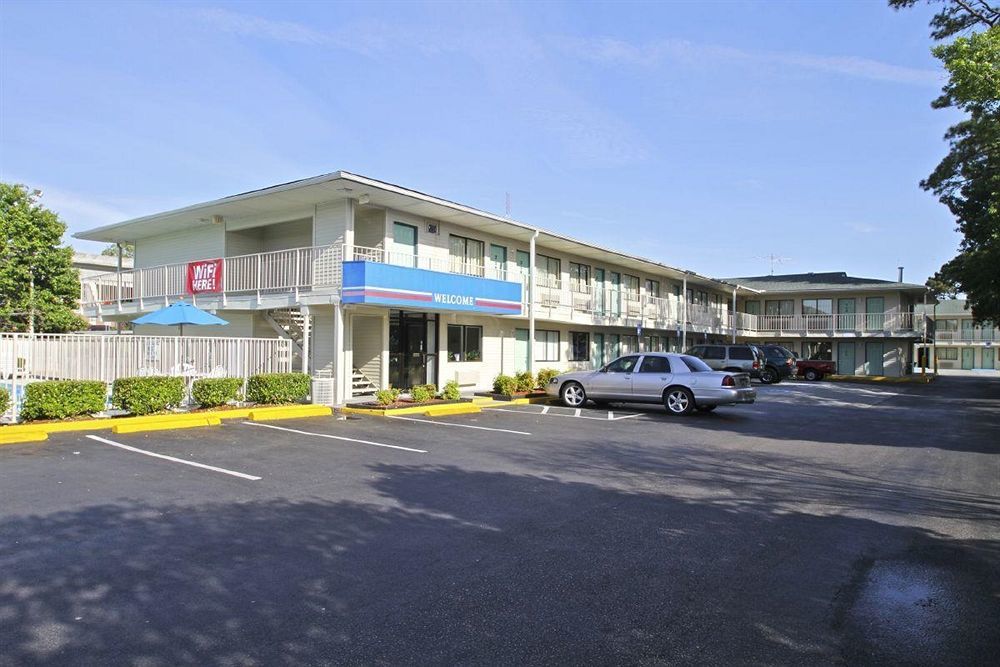 West Ashley Inn Чарлстон Екстер'єр фото