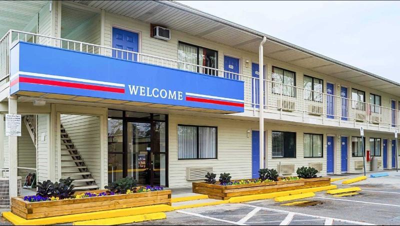 West Ashley Inn Чарлстон Екстер'єр фото